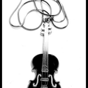 Fekete hegedű nyaklánc