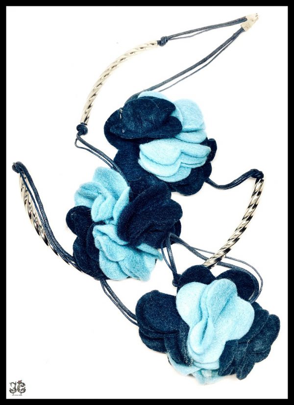Kék filc virágos nyaklánc