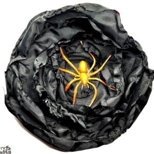 Fekete rózsa pókos kitűző