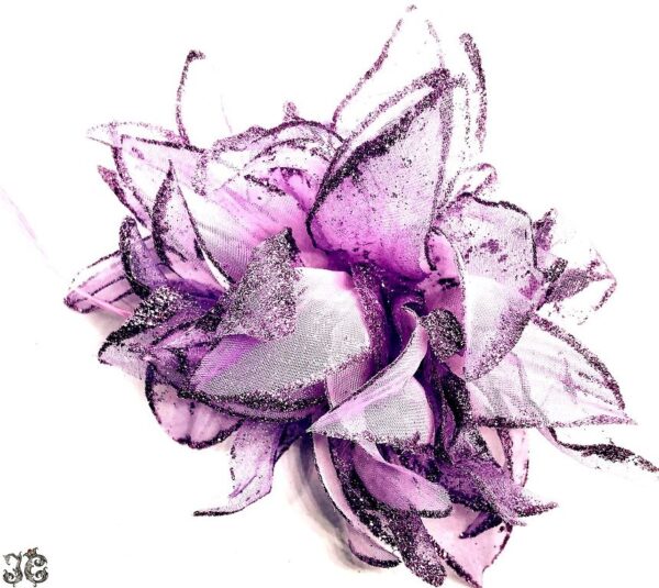 Lila csillámos tollas virág hajgumi kitűző
