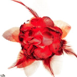 Piros tollas rózsás kitűző