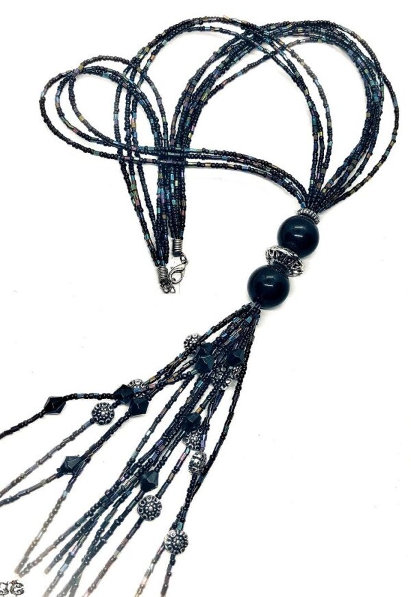 Fekete színjátszós apró gyöngy többsoros nyaklánc